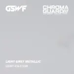 Модерен луксозен автомобил със светлосиво металик фолио GSWF Light Grey Metallic – технологичен блясък и пълна TPU защита срещу камъчета.