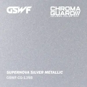 Луксозен спортен автомобил със сребристо фолио GSWF Supernova Silver Metallic – интензивен металик блясък и пълна TPU защита срещу камъчета.